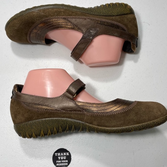 Naot Dark Brown Mary Jane Flats Size 41 SB-AL - Picture 6 of 8